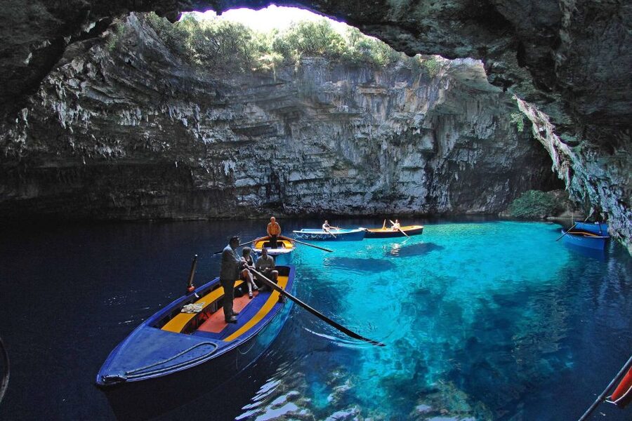 Kefalonia: Wine Tasting, Melissani, Drogarati & Fiscardo - Melissani Lake by 12-person rowboat