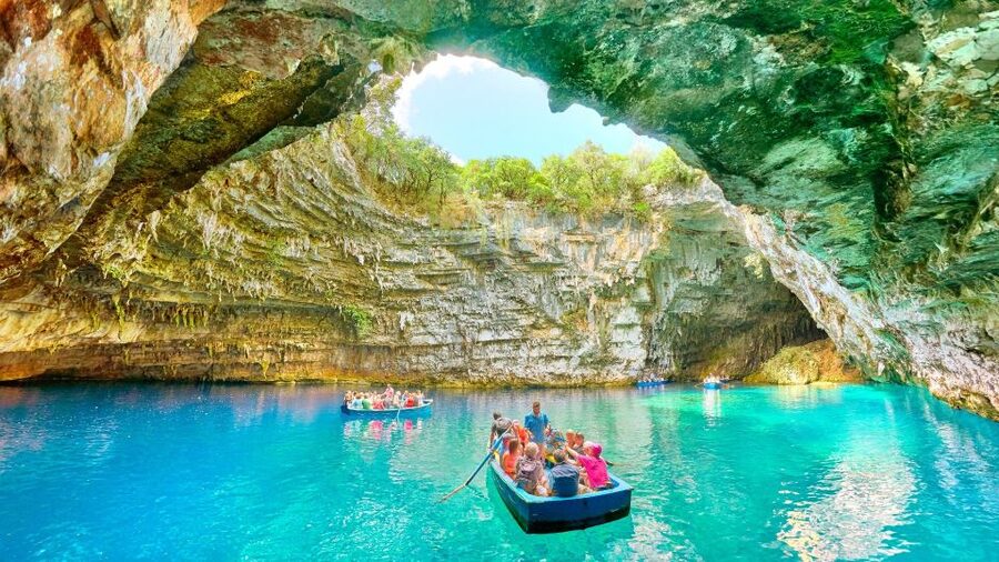 Kefalonia: Wine Tasting, Melissani, Drogarati & Fiscardo - Pickup, buses, and the long Kefalonian road day