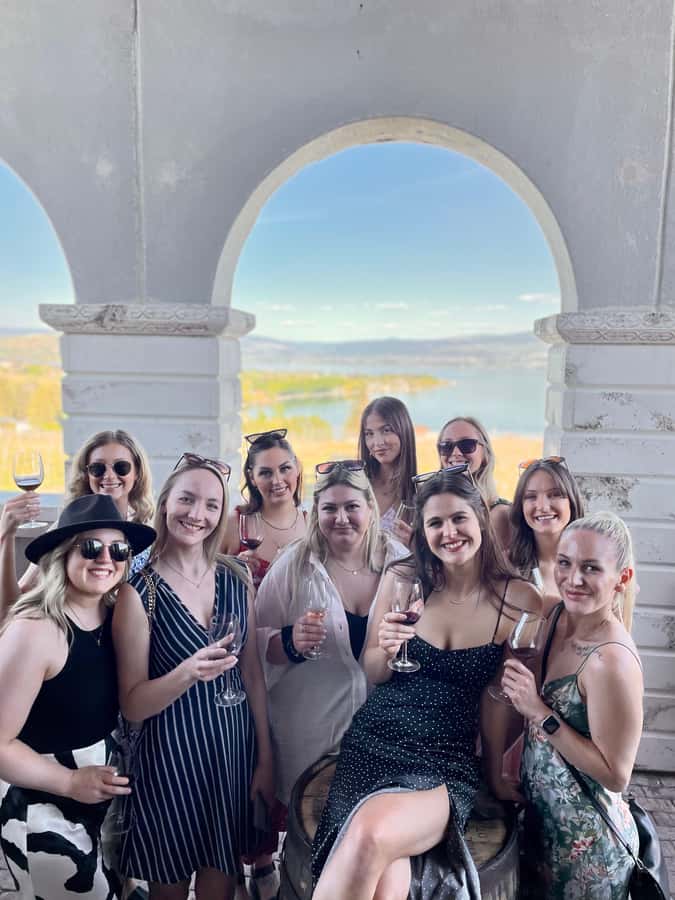 Kelowna: West Kelowna Half Day Guided Wine Tour - Frind Estate Winery brings the lake views