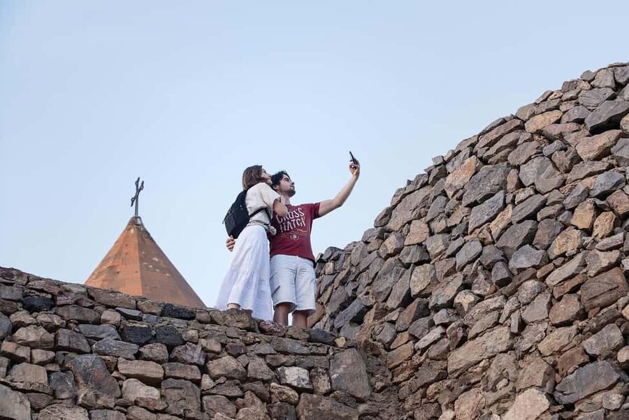 Khor Virap, Noravank and Birds' Cave Trip with Wine Tasting - Noravank beneath red and orange cliffs