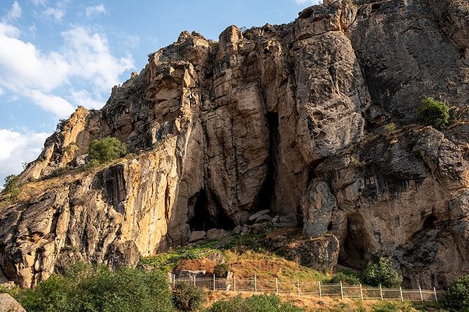 Khor Virap, Noravank & Birds' Cave Day Trip with Wine Tasting - Transport, comfort, and the eight-hour schedule