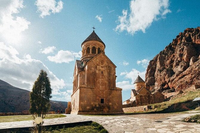 Khor Virap, Noravank & Birds' Cave Day Trip with Wine Tasting - Noravank among the red cliffs