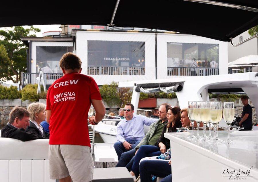 Knysna Lagoon: Boat Cruise with Oyster & White Wine Tasting - The value of the guide and local stories
