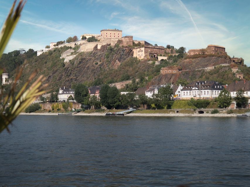 Koblenz: Christmas Boat Tour with Mulled Wine - The first views: Koblenz from the water