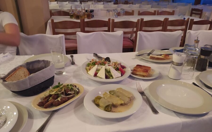 Kos: Tavern Dinner Experience with Greek Dancing and Wine - Comfort, clothing, and the crowded-room question