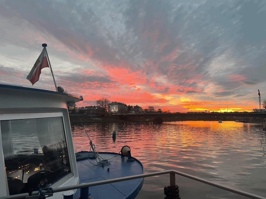 Krakow: Evening Cruise with a Glass of Wine - Wine, beer, music, and the onboard mood