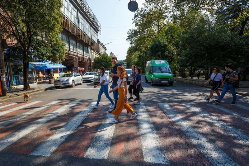 Kutaisi walking tour with A GLASS OF FINE WINE - Park of Love and Golden Marquee Palace