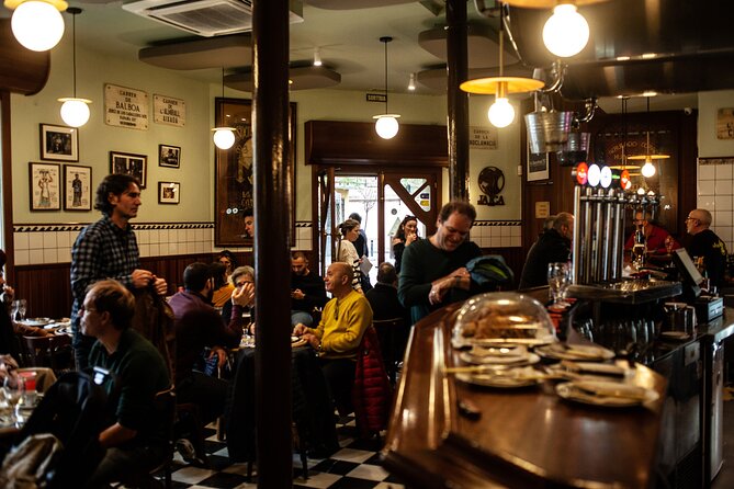 La Barceloneta Tapas & Wine & Drinks Tour in Barcelona - Timing, comfort, and practical details