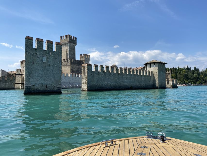 Lake Garda: Historic Castle Cruise with Wine Tasting - Swimming by Villa Canossa