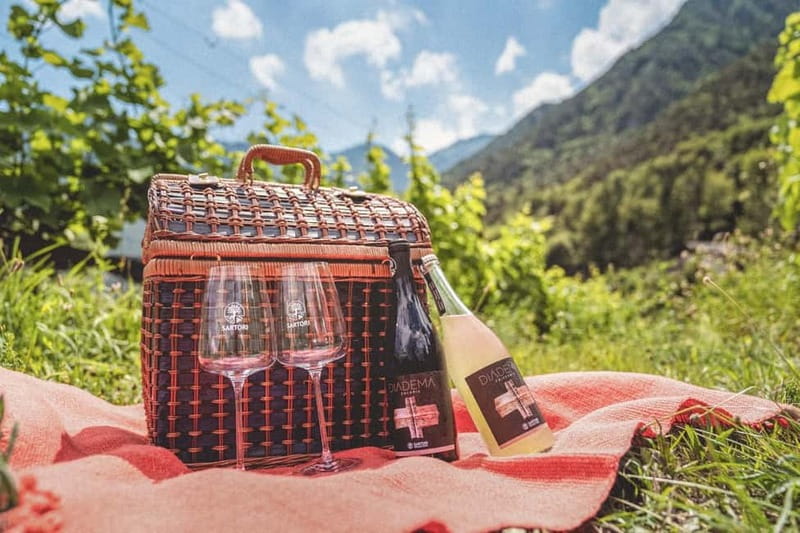 Lake Ledro: wine Pic Nic with stunning Lake View - Reaching the panoramic picnic spot