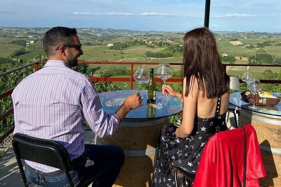 Langhe & Monferrato: Vineyard Tour and Wine Tasting - Arriving at Bussi Piero Winery