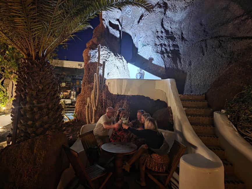 Lanzarote: Evening Tapas, Winery & Lagomar Experience - Bodega Suárez brings Lanzarote’s volcanic wine into focus