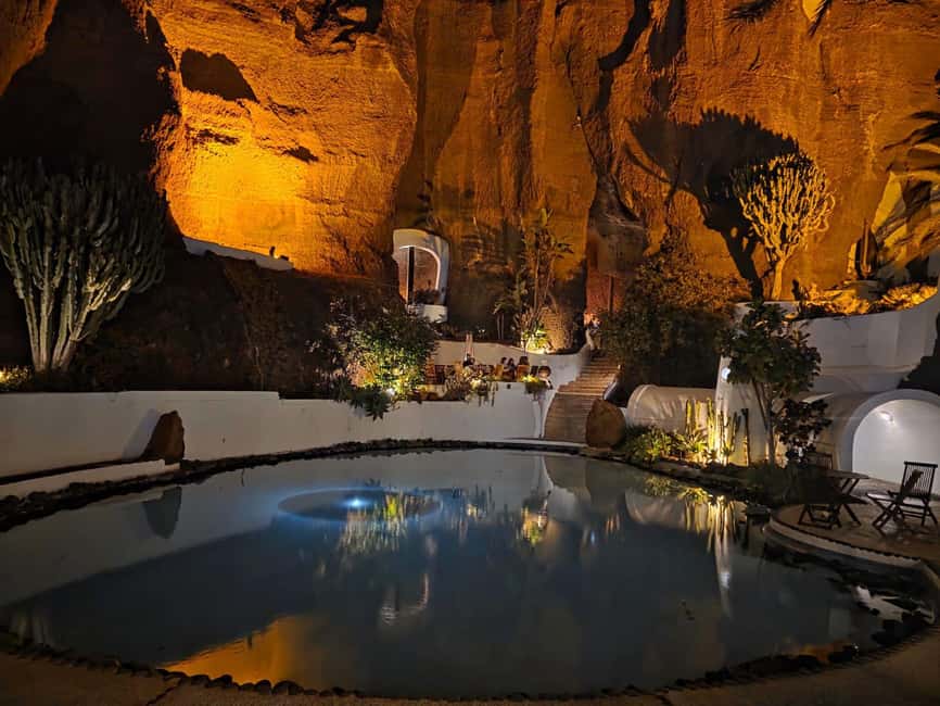 Lanzarote: Evening Tapas, Winery & Lagomar Experience - The tapas stop feels local, but budget for it separately