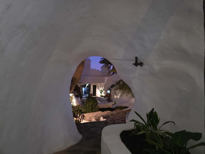 Lanzarote: Evening Tapas, Winery & Lagomar Experience - Who should book this evening?
