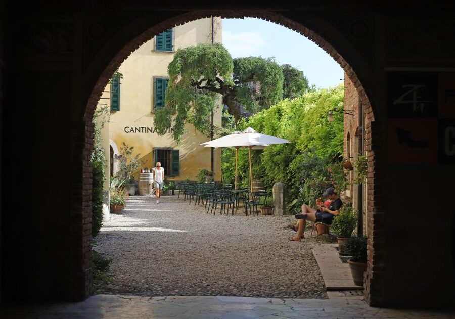 Lazise: Historical Center Wine Tasting Tour - Why This Lazise Wine Tasting Works
