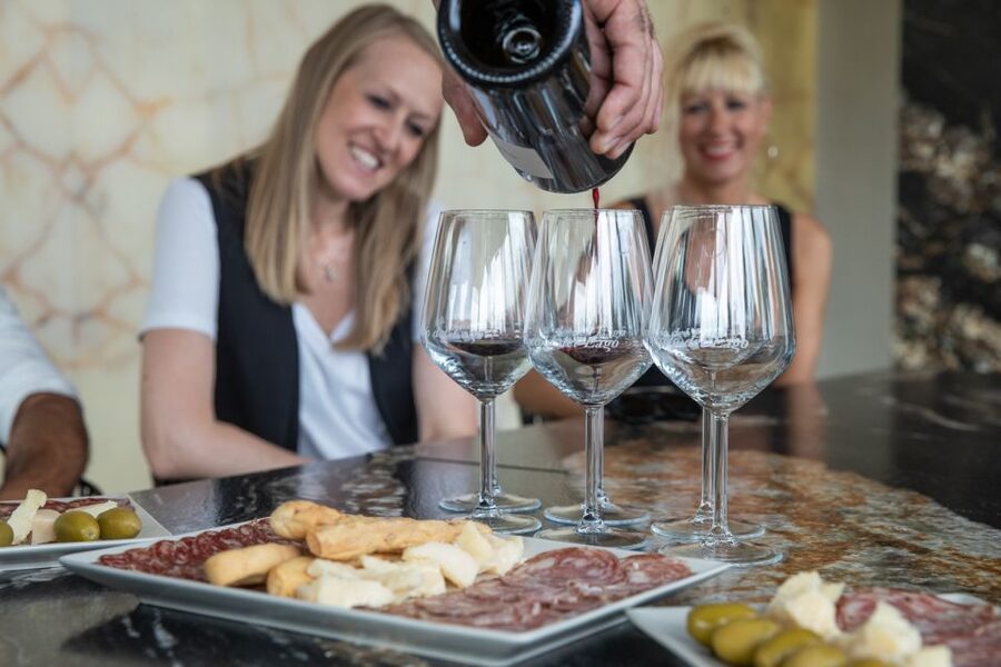 Lazise: Vineyard Tour and Organic Wine Tasting - Timing, Access, and Weather Advice