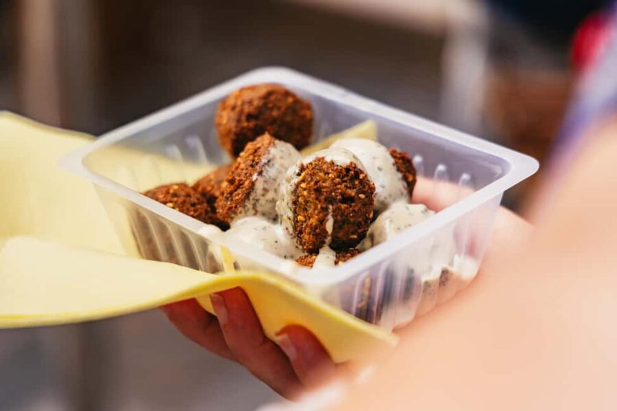 Le Marais Walking Food Tour with Cheese, Wine & Pastries - The restaurant stop and the fuller meal