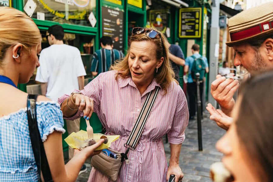 Le Marais Walking Food Tour with Cheese, Wine & Pastries - What the small-group format really adds