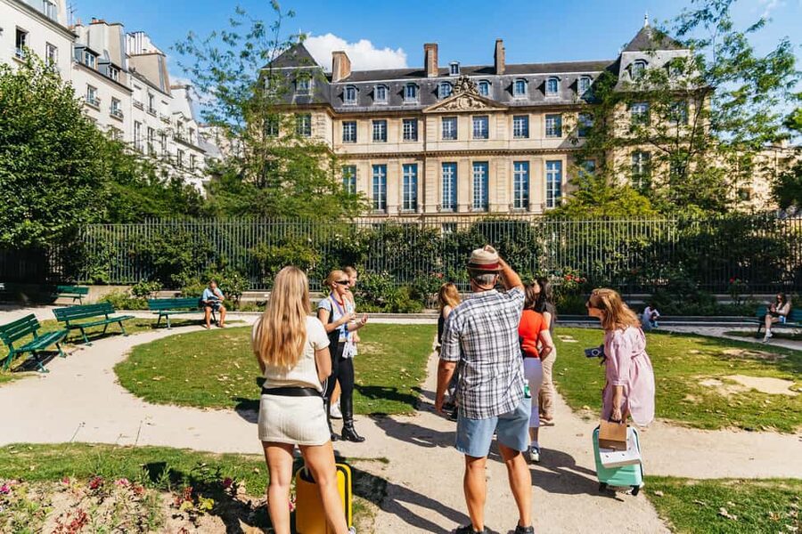 Le Marais Walking Food Tour with Cheese, Wine & Pastries - Pastries, chocolates, and the serious business of dessert