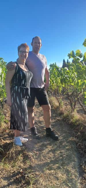Lecce: Countryside Vineyard Walk & Wine Tasting - The people make the two hours work