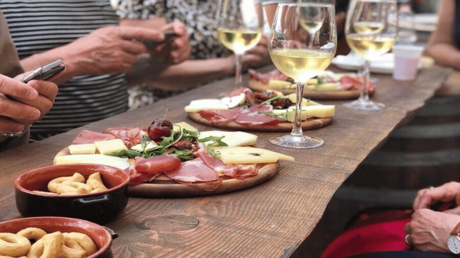 Lecce: Guided Tour & Wine Tasting by Bike - Why a bike is a smart way to see Lecce