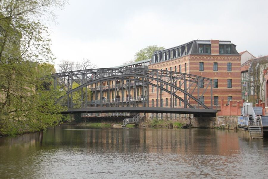 Leipzig: Mulled Wine Motorboat Tour - Karl Heine Canals and the story of Plagwitz