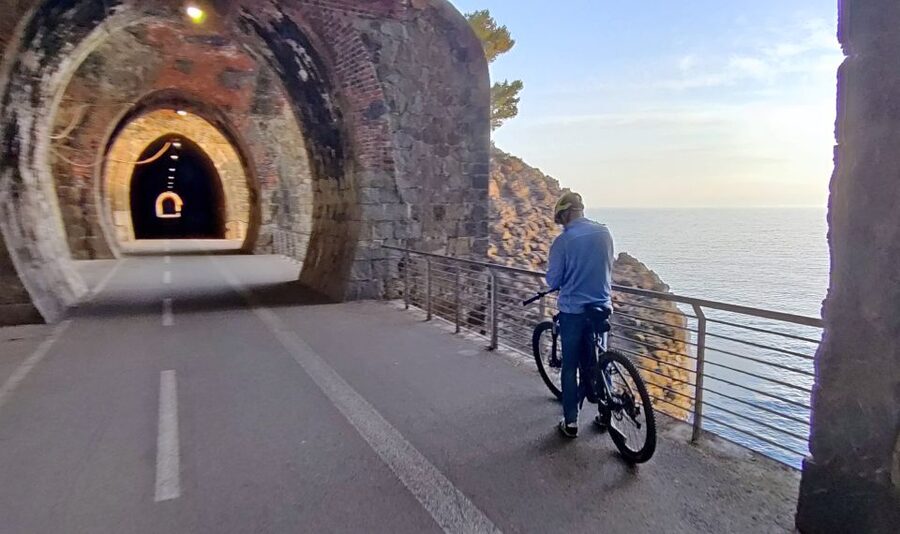 Levanto: Guided E-Bike Tour in Framura with Wine & Focaccia - Bonassola Bay and the Madonnina della Punta stop