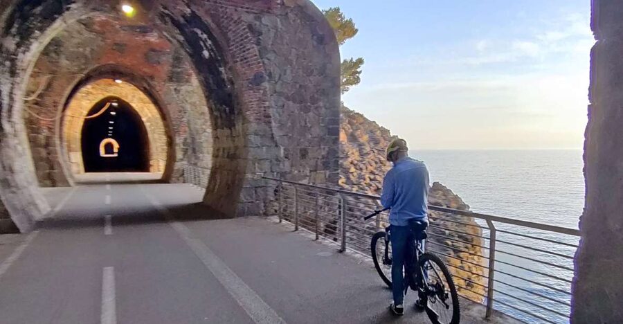 Levanto: Guided E-Bike Tour in Framura with Wine & Focaccia - Starting in Levanto with a proper bike briefing