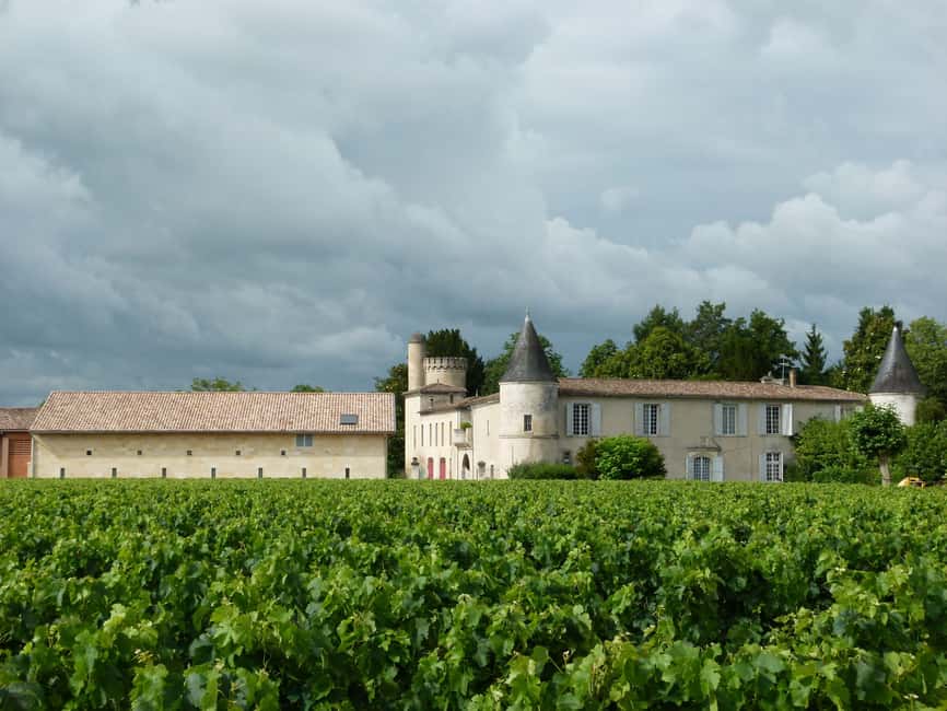 Libourne: Winery Tour with Wine and Chocolate Tasting - What makes this Château Cruzeau visit worthwhile