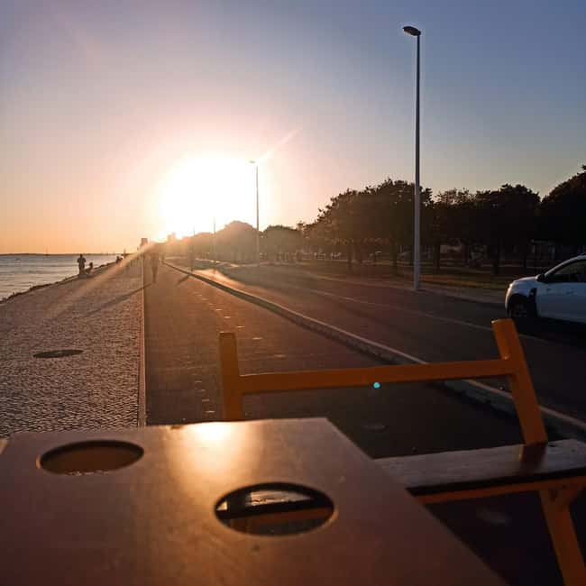 Lisbon: 1-Hour Beer, Sangria or Wine Bike Sightseeing Tour - Who Should Book This Ride?