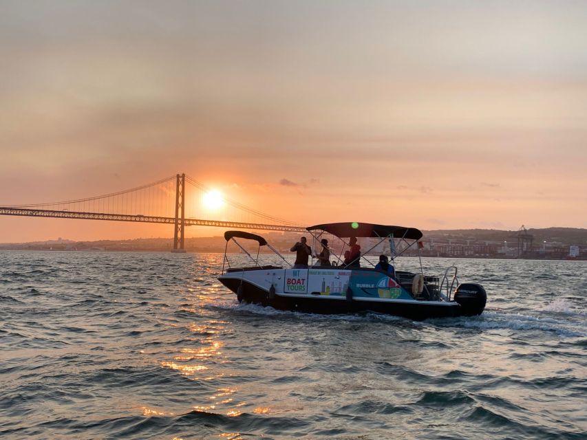 Lisbon: Boat Tour with Champagne - Crew, Languages, and Group Size