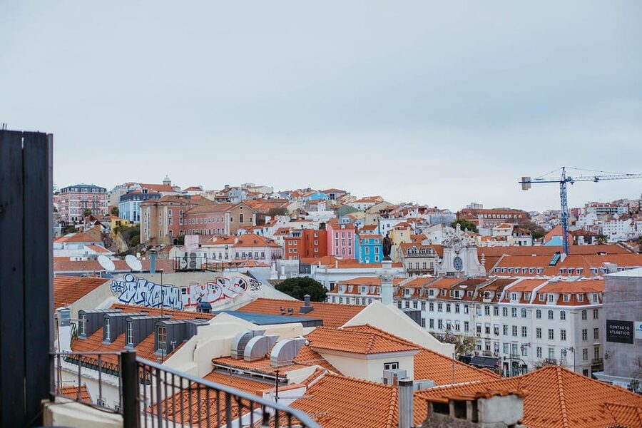 Lisbon: Evening Food & Wine Tour in Bairro Alto - What You Actually Eat and Drink