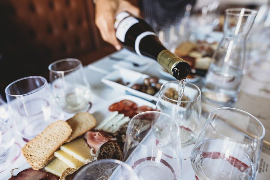 Lisbon: Portuguese Wine and Cheese Tasting with Lunch - What the two-hour tasting feels like