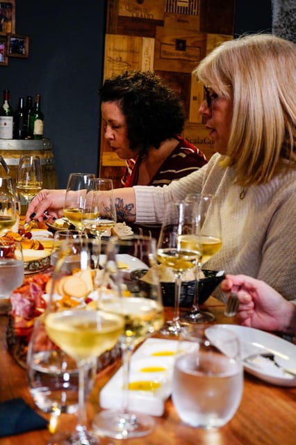 Lisbon: Premium Wine and Tapas Tasting Session - Booking and timing advice