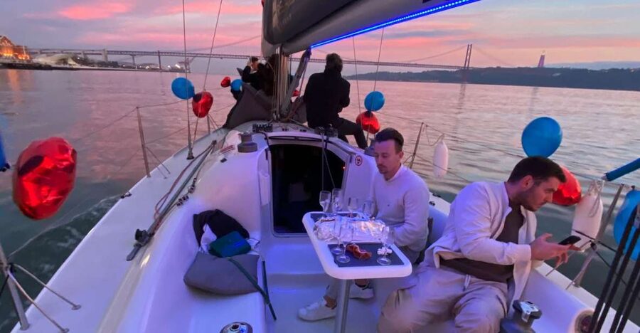 Lisbon: Sailboat Tour w/ Local Guide and Open Bar Green Wine - Why this little sailboat works so well