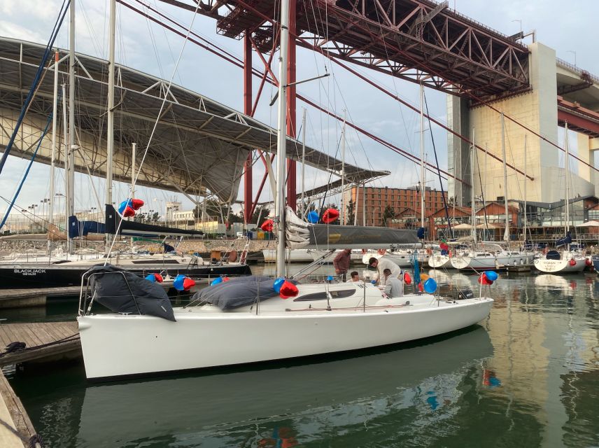 Lisbon: Sailboat Tour w/ Local Guide and Open Bar Green Wine - Choosing the right departure time
