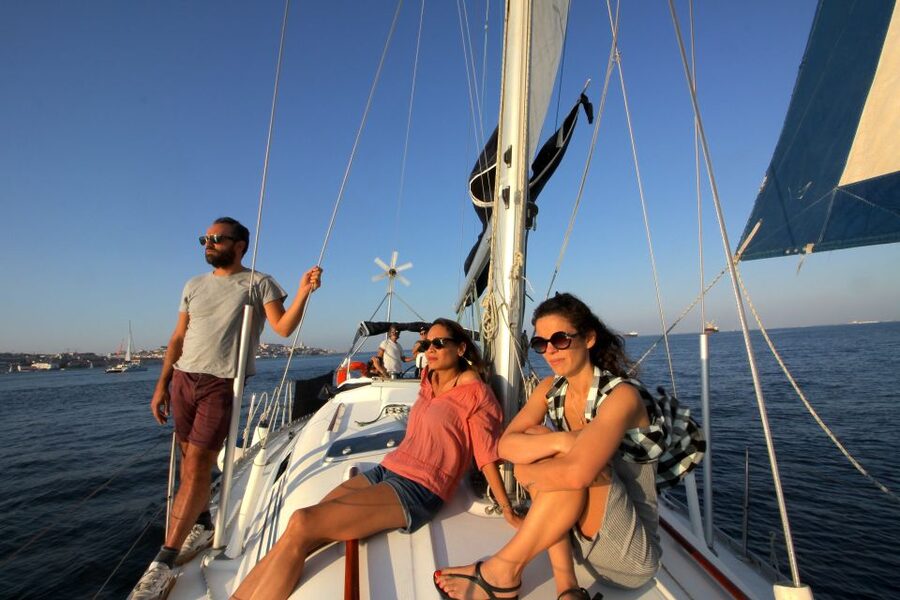 Lisbon: Sailing Tour with Wine and Snacks - Key points to know before booking