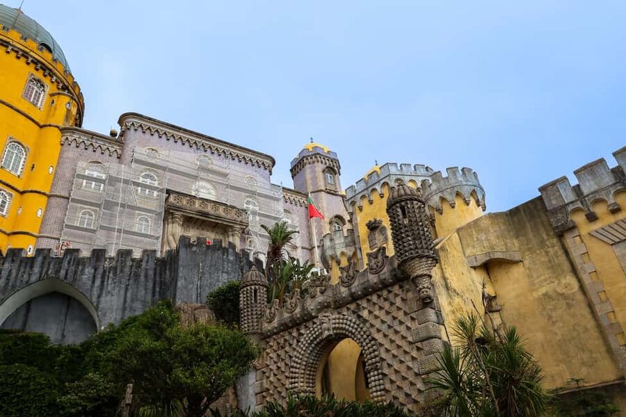 Lisbon: Sintra, Pena Palace & Wine Tasting Small-Group Tour - Cascais: seaside polish at the end of a long day