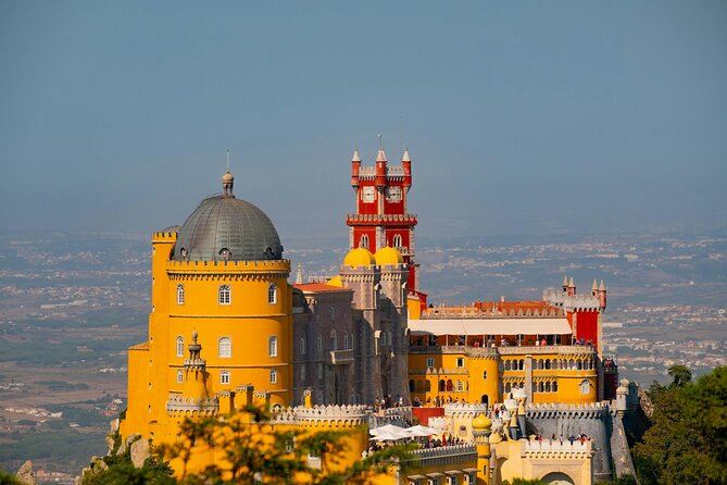 Lisbon: Sintra Private Day Trip with Pena Palace & Wine Tasting - The guides make the private format worthwhile