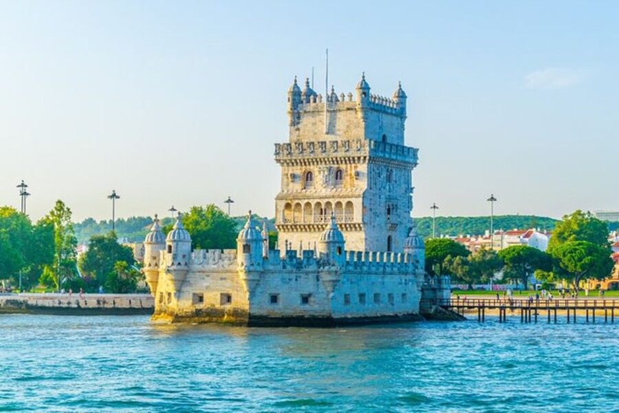 Lisbon: Sunset Sailing Boat Cruise with Wine - Key points to know before booking