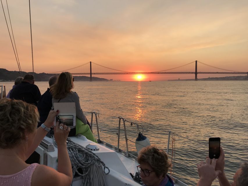 Lisbon: Sunset Sailing Cruise with Wine - Why a sunset sail works so well in Lisbon