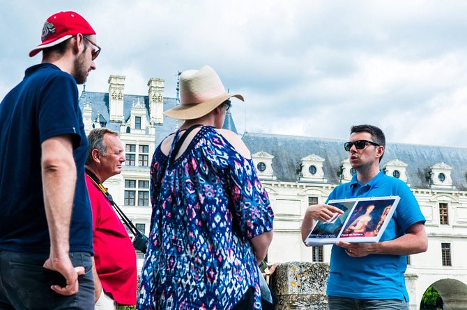 Loire Valley Wine and Castles Small-Group Day Trip from Paris - Lunch in Amboise keeps the day flexible