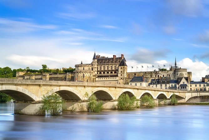 Loire Valley Wine and Castles Small-Group Day Trip from Paris - Chenonceau: a castle built across the river