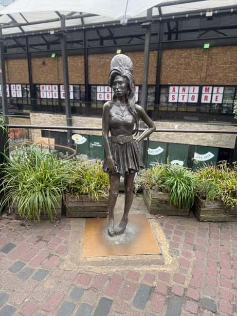 London: Amy Winehouse Camden Town Walking Tour - Chalk Farm and the walk toward Camden Market