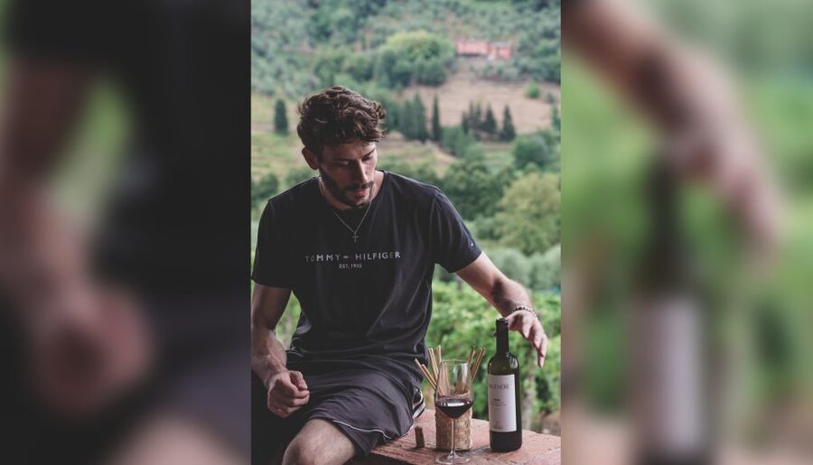 Lucca: Guided Winery Tour with Wine Tasting - Arriving at Tenuta Adamo Above Lucca
