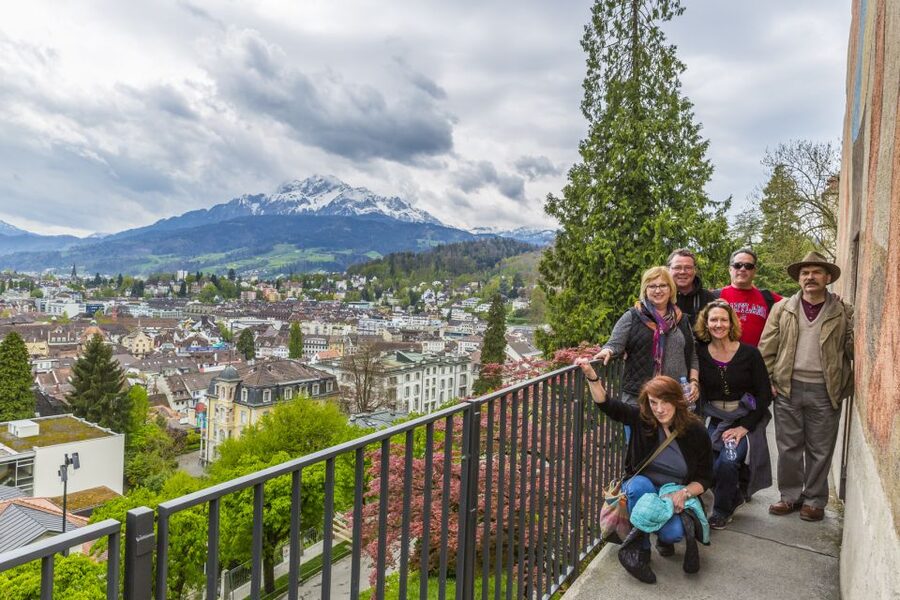 Lucerne: Walking and Boat Tour with Cheese & Wine Tasting - Musegg Wall and the city from above