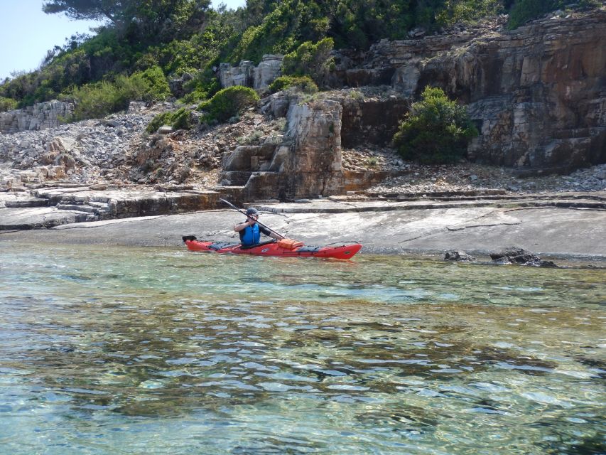 Lumbarda: Half-Day Kayaking and History with Wine delight - The guide makes the difference