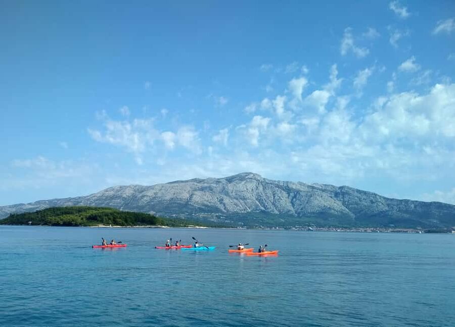 Lumbarda - Sunset Kayak Tour with a Picnic - Wine and Sweets - Starting at Tatinja Bay in Lumbarda