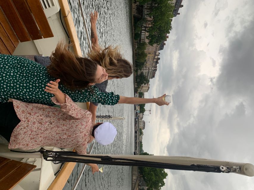 Lyon: City Cruise with Charcuterie, Cheese, and Wine - Why this Lyon cruise works as an evening plan