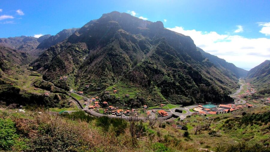 Madeira: Signature Wine Tasting, Skywalk & Nature Expedition - Quinta do Barbusano and Madeira table wine